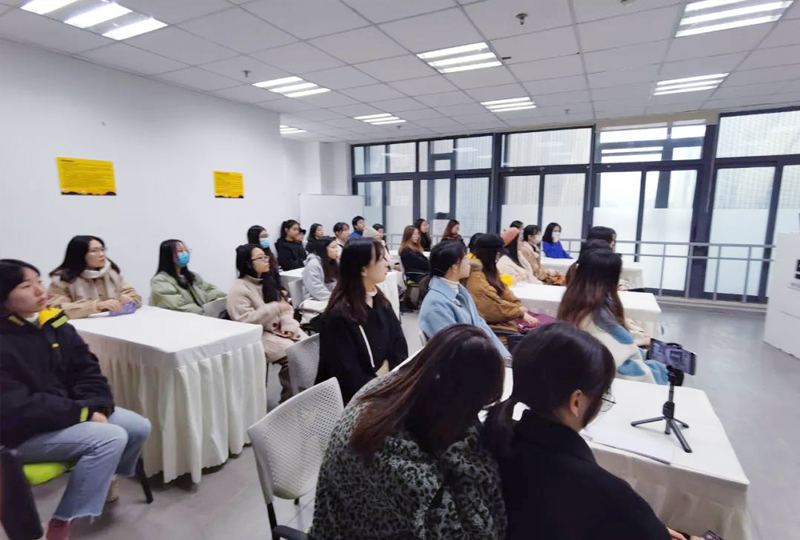 郭嶺楠院長與學生進行交流