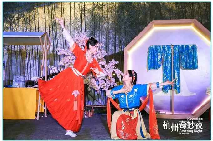 漢服游園拍照打卡