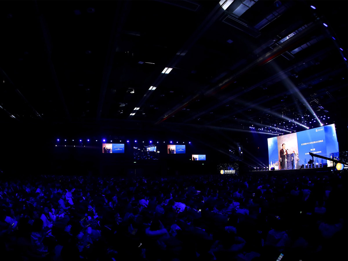 30周年慶典活動領導致辭場景