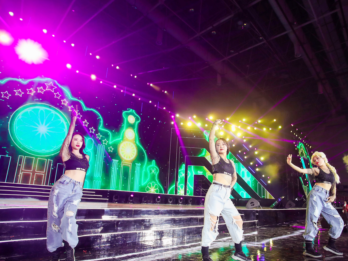 年會創(chuàng)意舞蹈表演