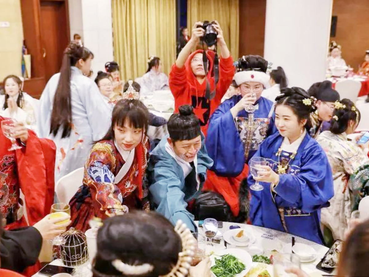 漢服尾牙宴年會風