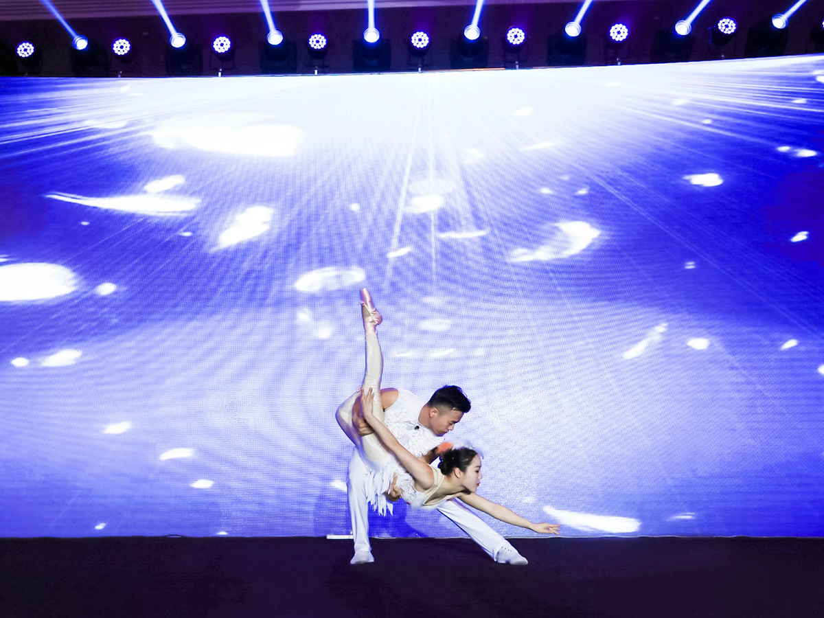 精彩的年會舞蹈表演節目