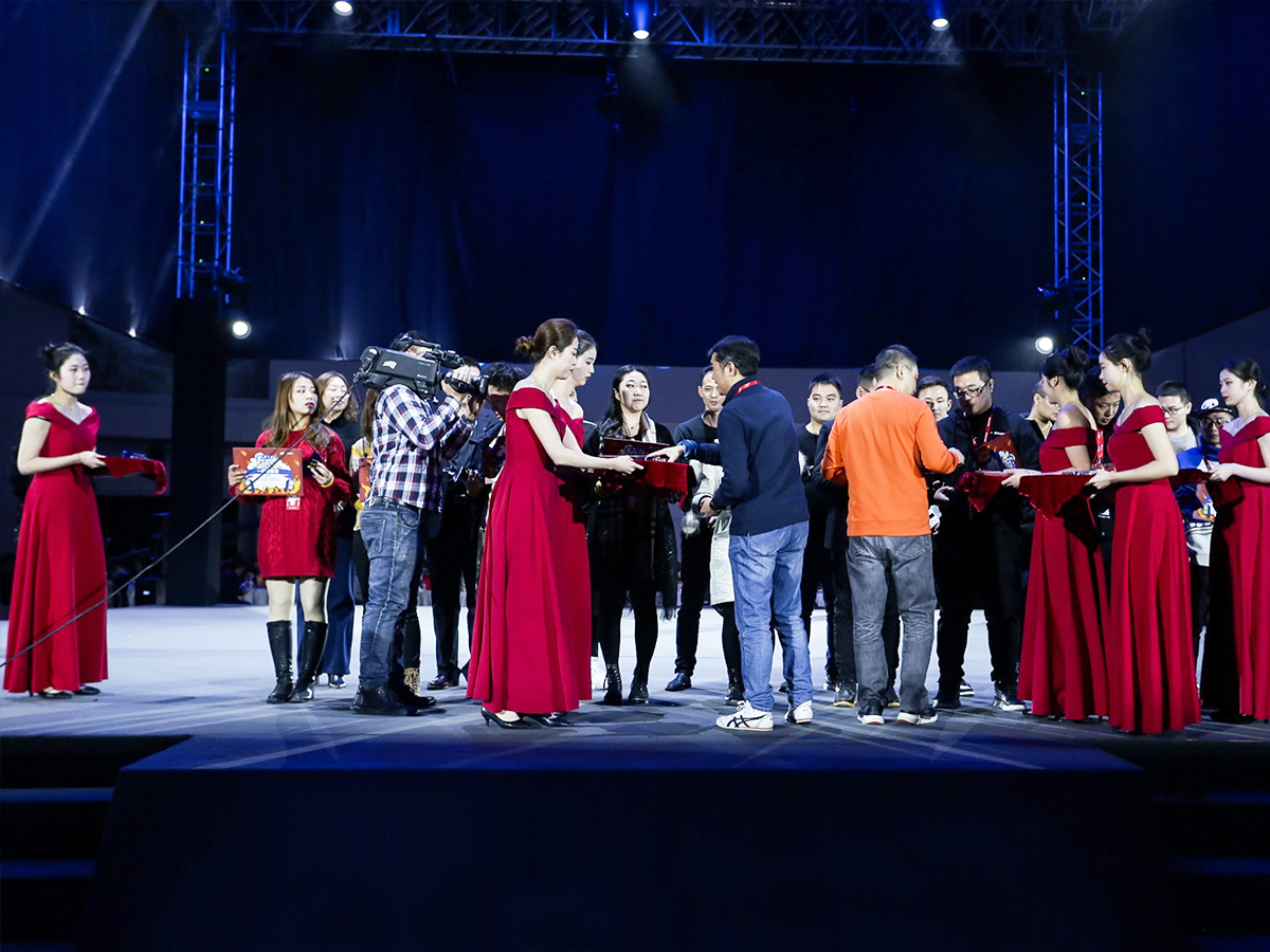 企業年會表彰環節