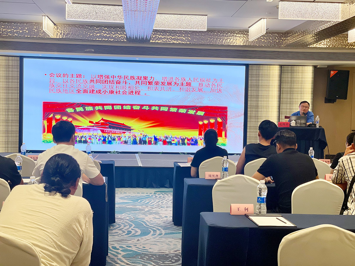 孔陳焱在三交活動課堂