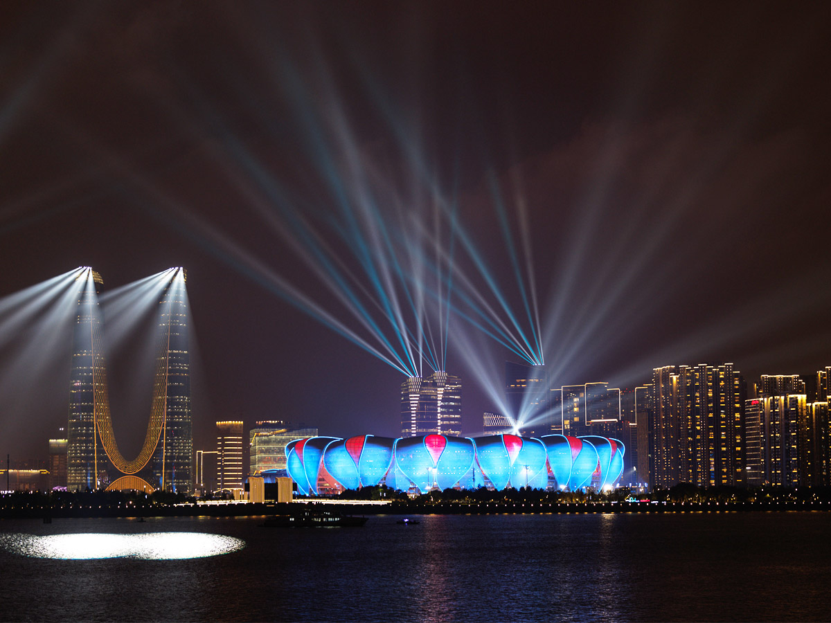 第19屆亞運(yùn)會(huì)閉幕在杭州奧體中心體育場(chǎng)“大蓮花”舉行